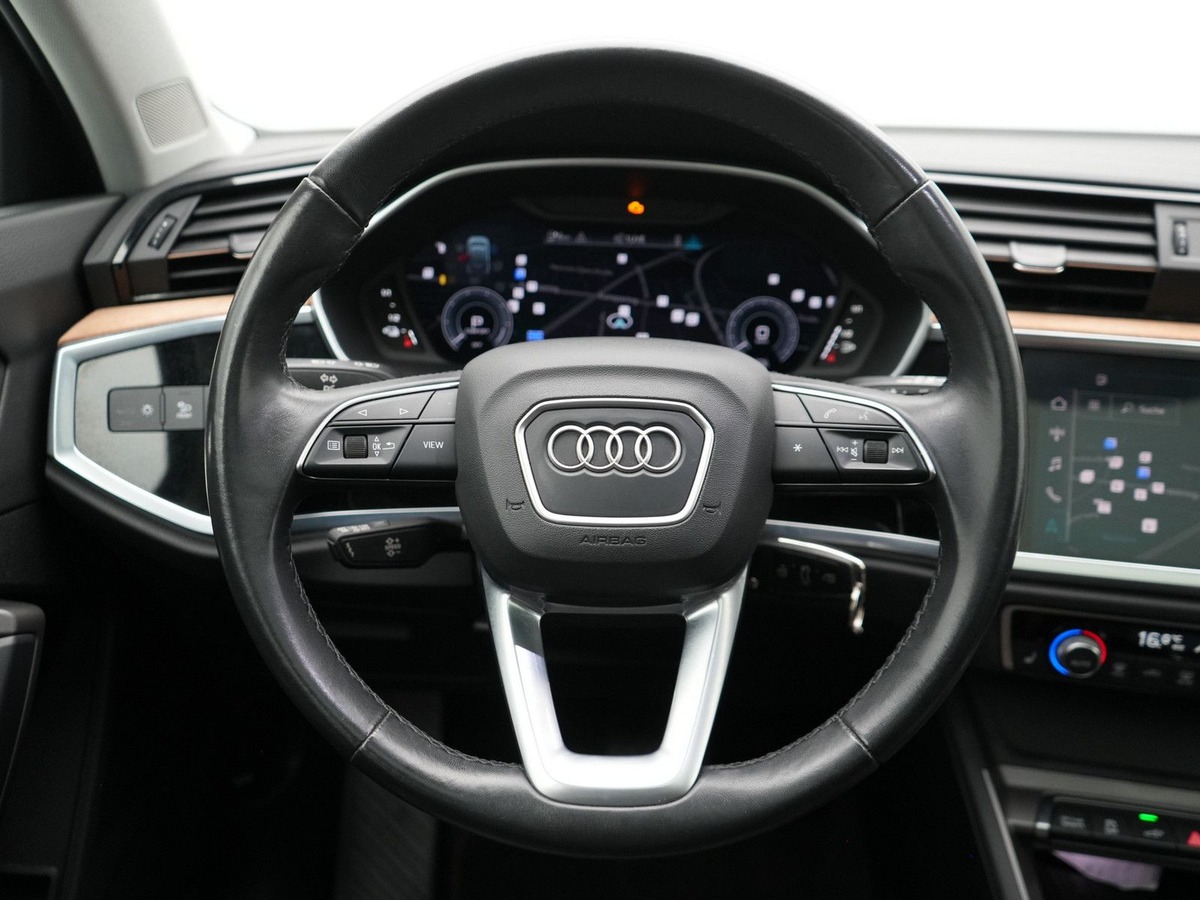 Audi Q3 Sportback II 45 TFSI e 245ch S line S tronic 6 / toit ouvrant / caméra / carplay