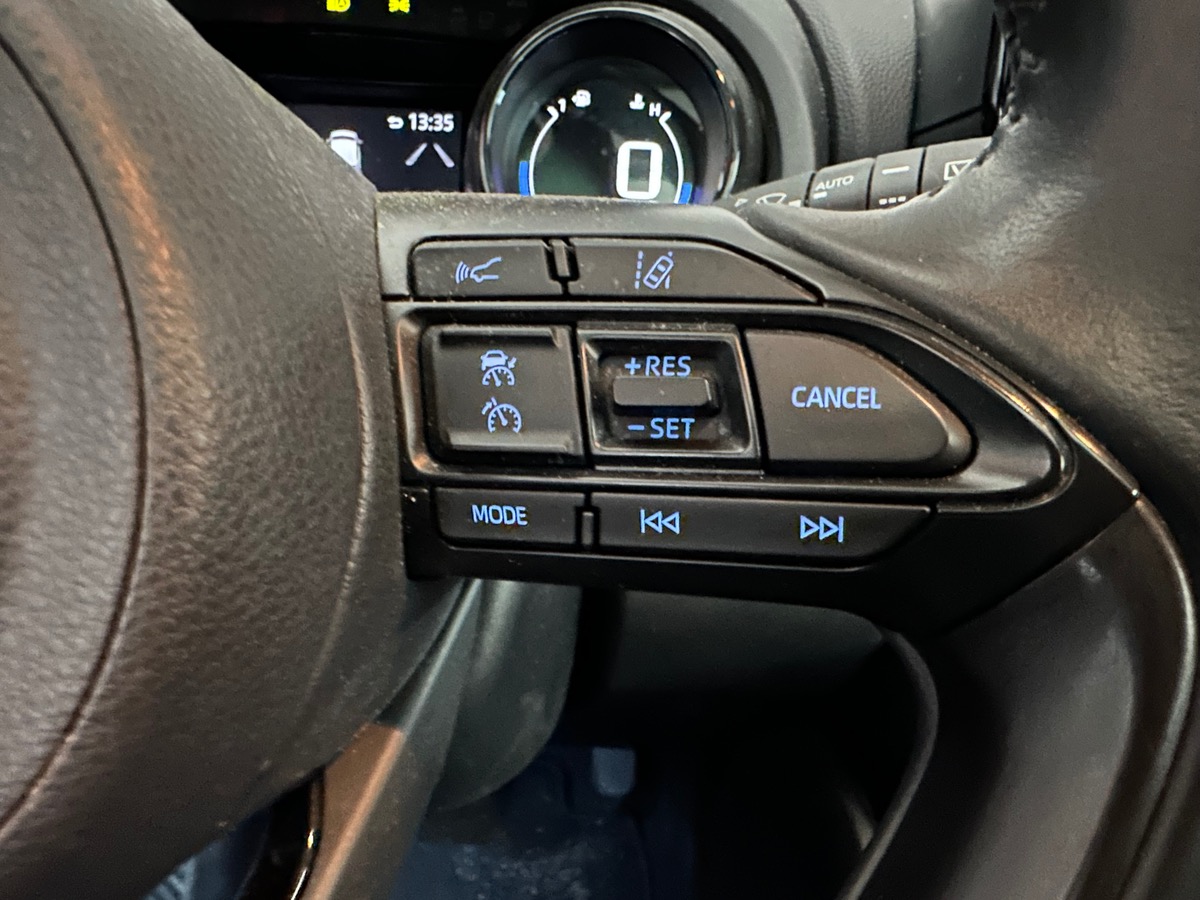 Toyota Yaris PREMIERE 1.5 VVTI 12V 116 HSD Hybrid E-CVT 92 cv Boîte auto