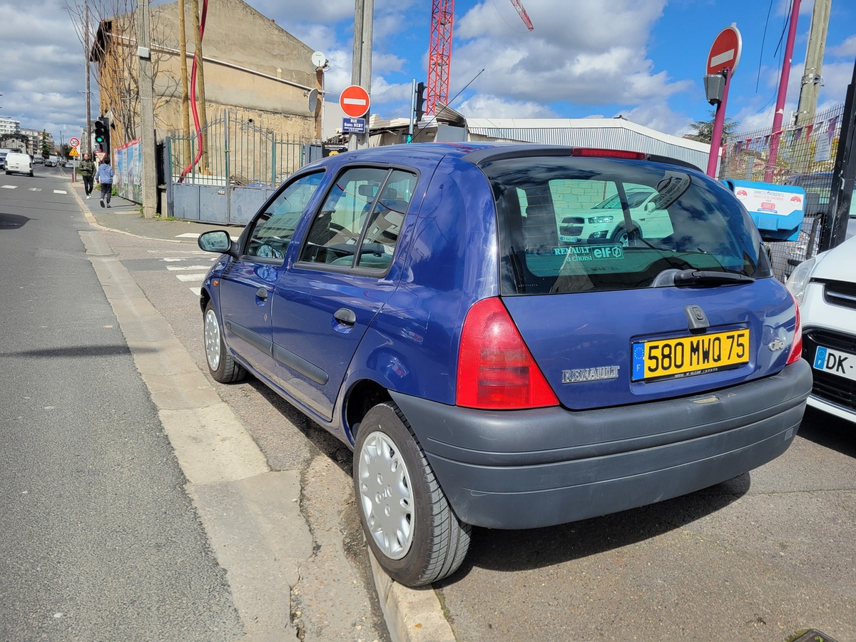 Renault Clio RXE 75Ch