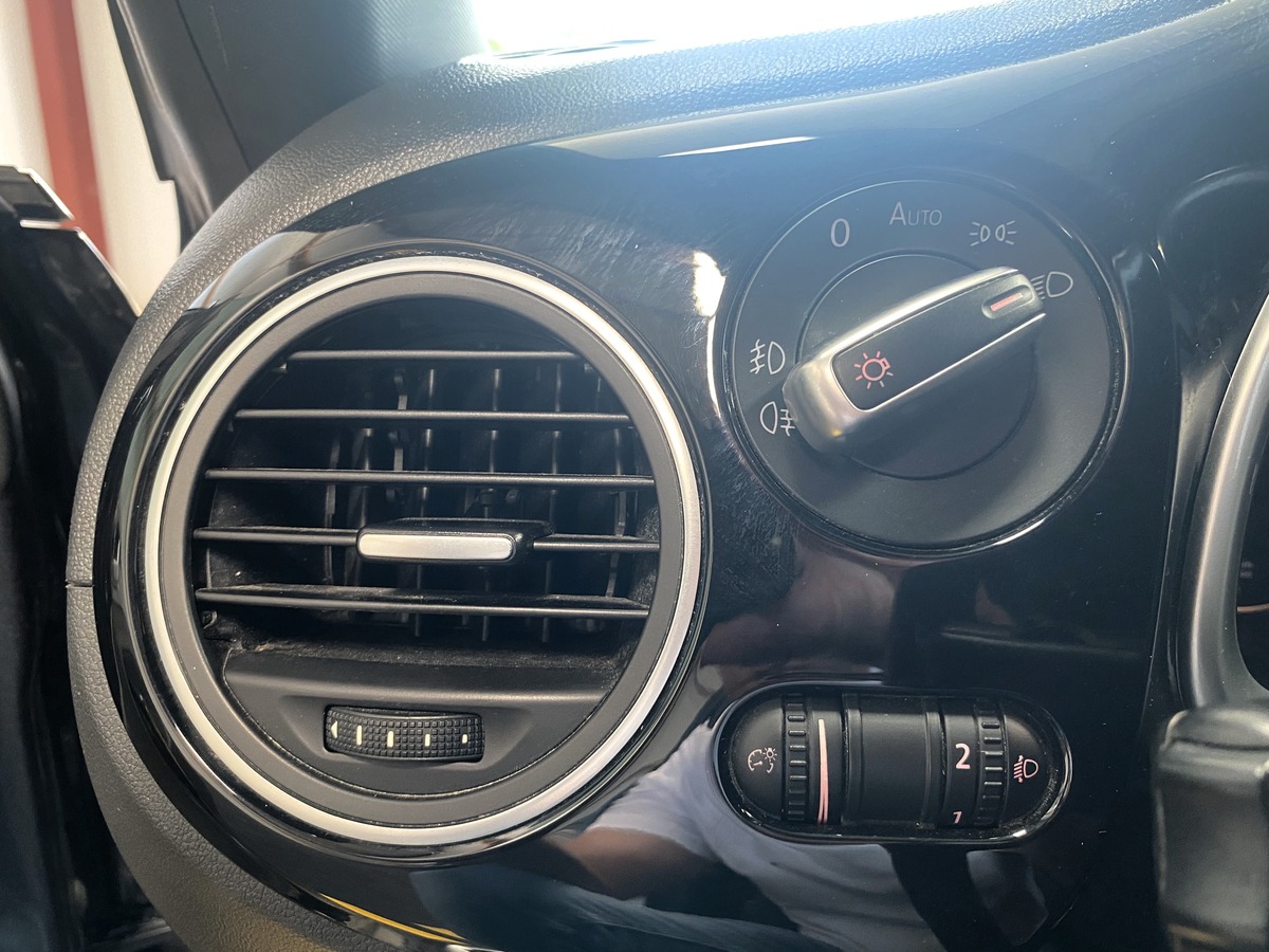 Volkswagen Coccinelle 2.0 TDI 110 CH COUTURE