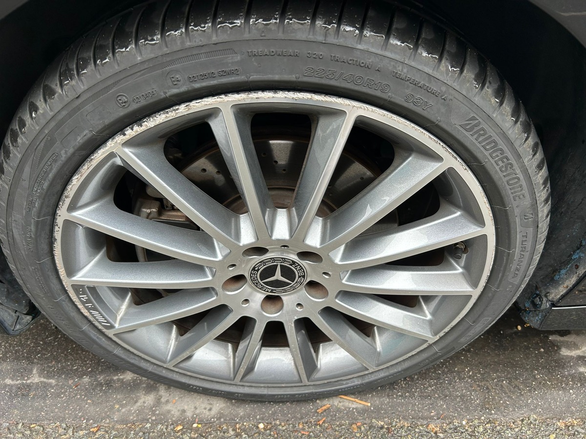 Mercedes-Benz Classe A IV 250 E 8CV AMG LINE 8G-DCT (Full Options)