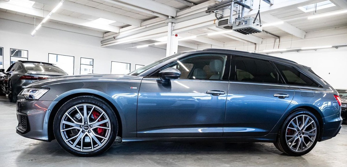 Audi A6 Avant 55 TFSI e 367ch Compétition quattro S tronic 7 B&O Toit ouvrant Attelage