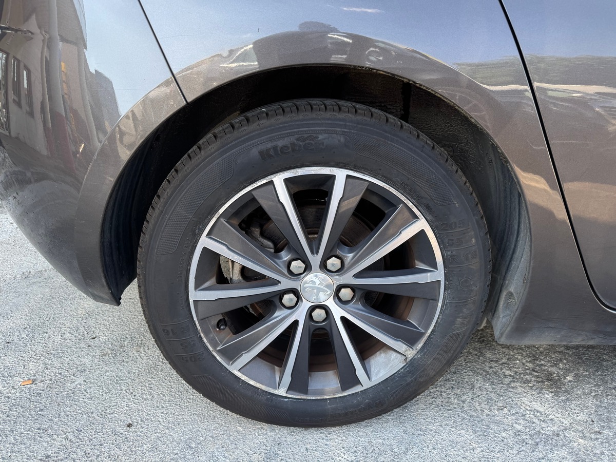 Peugeot 308 Allure II (T9) 1.2 e-THP 130 cv - Boîte auto - Distribution OK