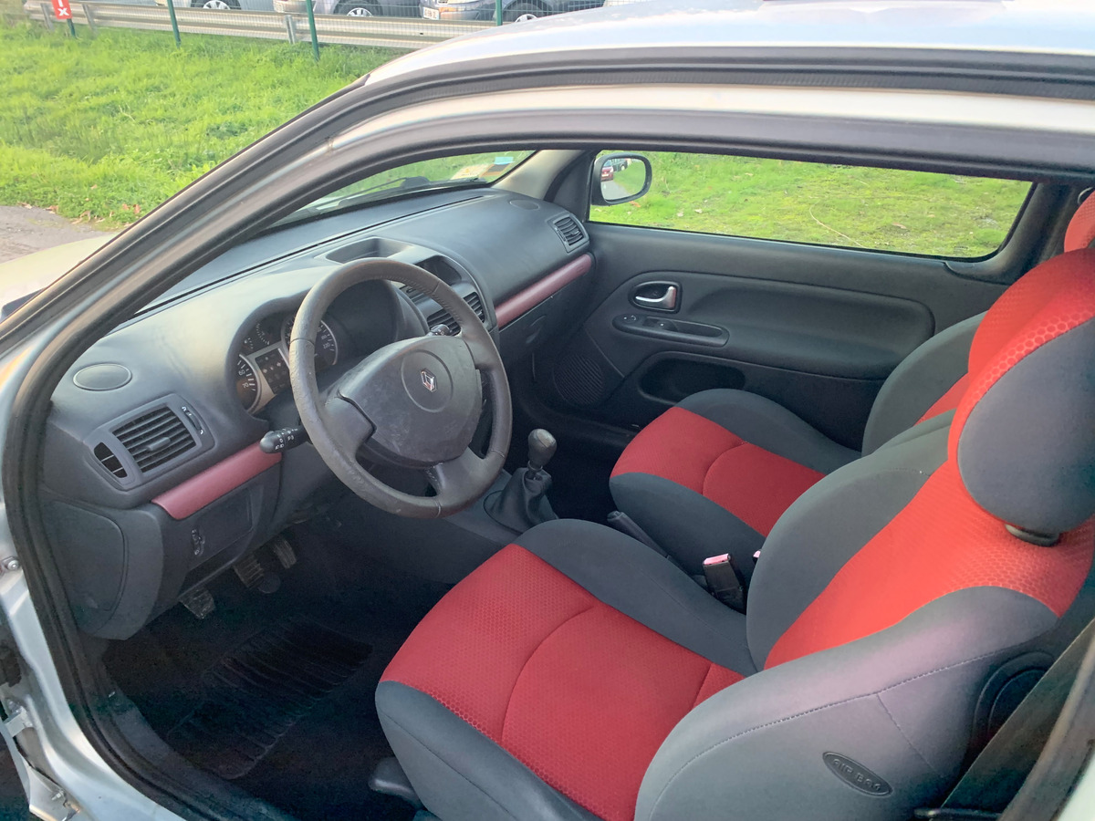 RENAULT Clio 1.2i 16v 71809KM