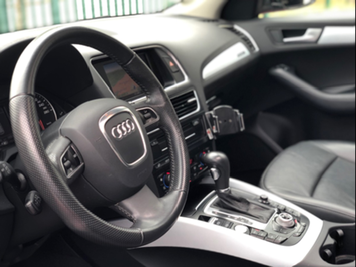 Audi Q5 AVUS V6 3.0 TDI Quattro S-Tronic 240 CV t