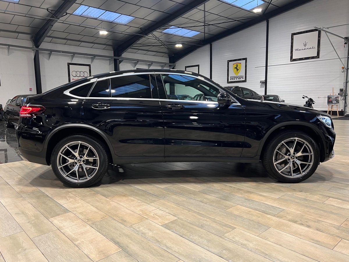 Mercedes-Benz GLC Coupé 300e 4MATIC AMG LINE c