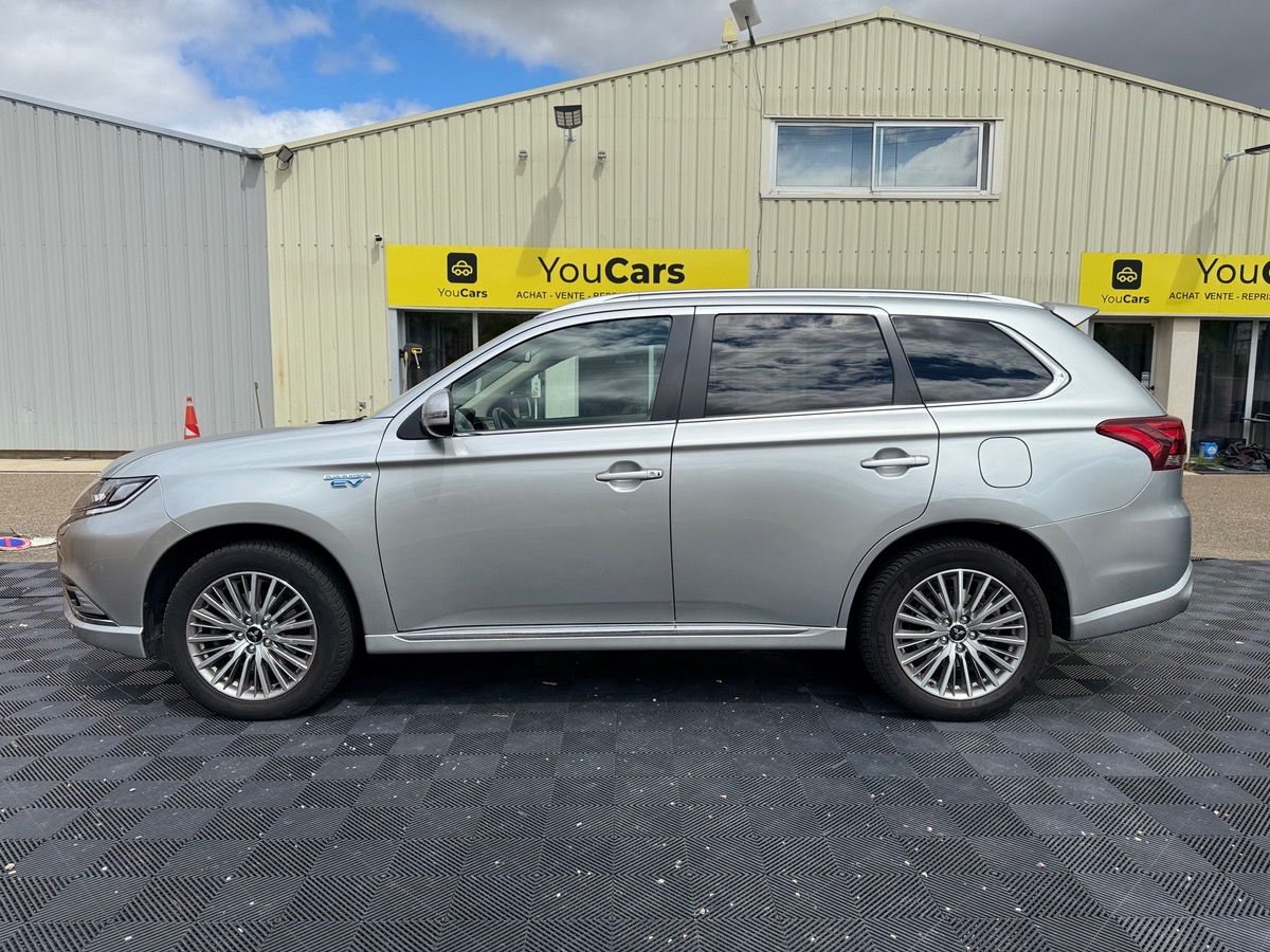 Mitsubishi Outlander PHEV 2.4l Twin Motor 225CH 4WD - ELIGIBLE TOUT CATÉGORIE UBER - CUIR