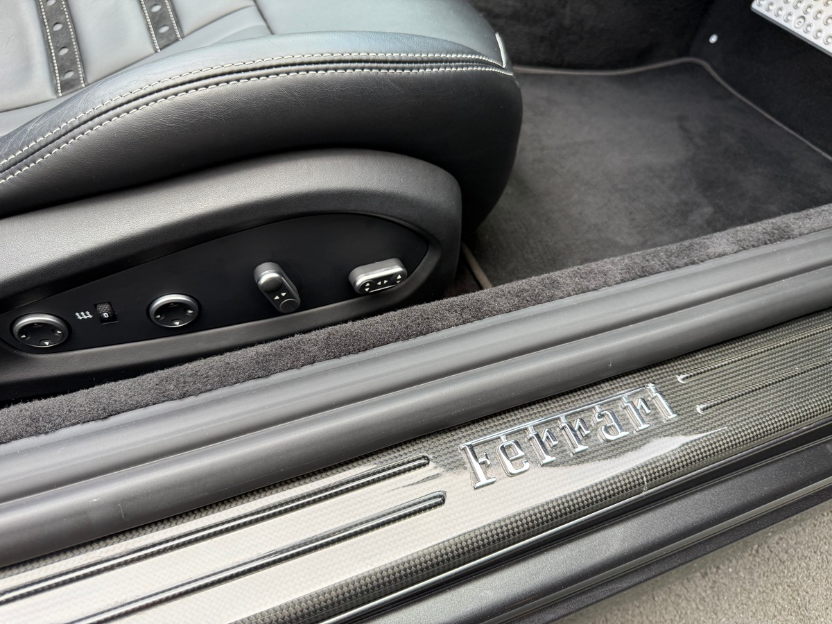 Ferrari California T 3.9L V8 560 CH / FRANCAISE / CARNET / 29954 KMS