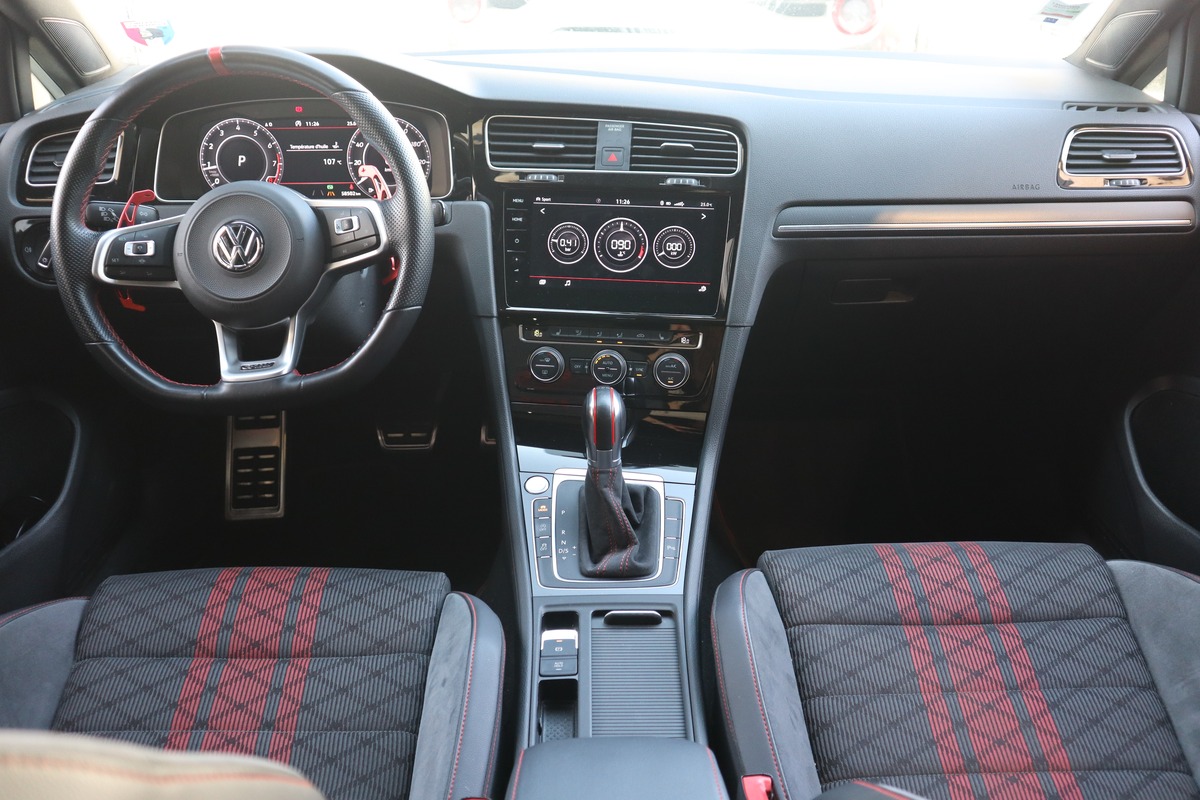 Volkswagen Golf VII GTI 7.5 TCR- Apple CarPlay - Discover Pro