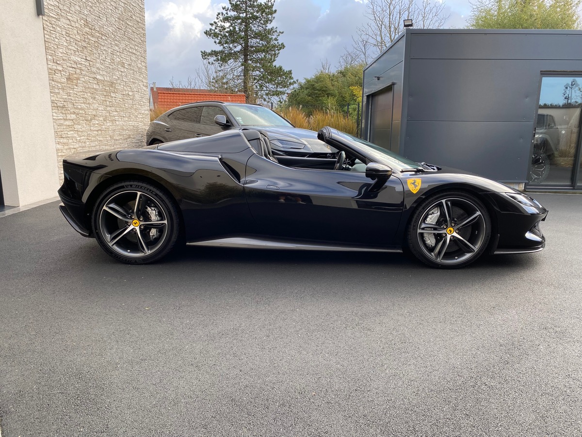 Ferrari 296 GTS CABRIOLET / CARBONE / TVA / 1250 KMS