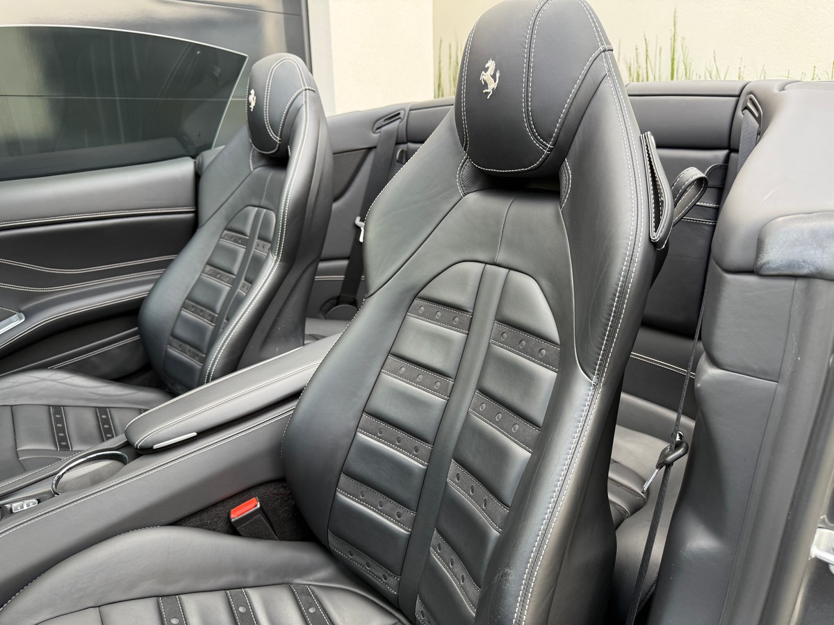 Ferrari California T 3.9L V8 560 CH / FRANCAISE / CARNET / 29954 KMS