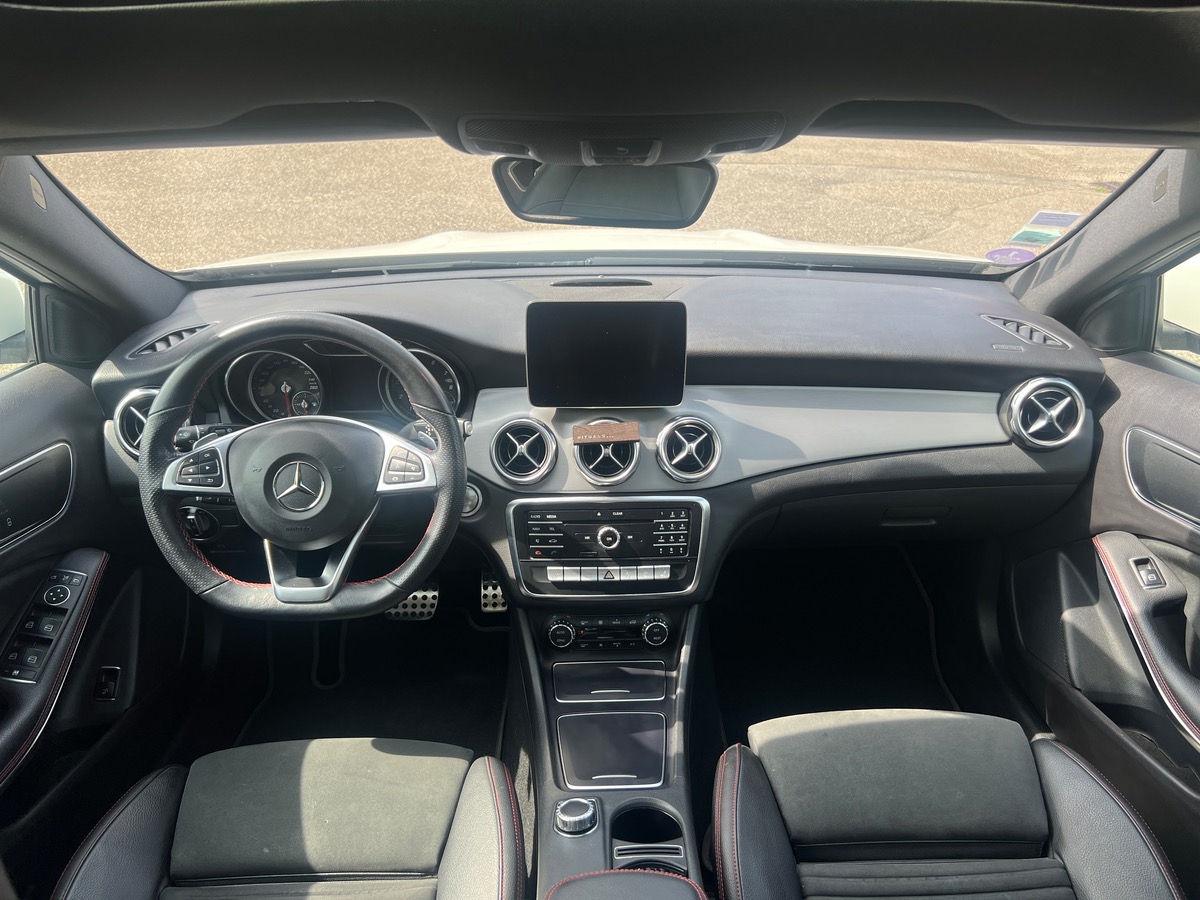Mercedes-Benz GLA 200 FASCINATION AMG LINE, SUIVI COMPLET MERCEDES, TOIT OUVRANT