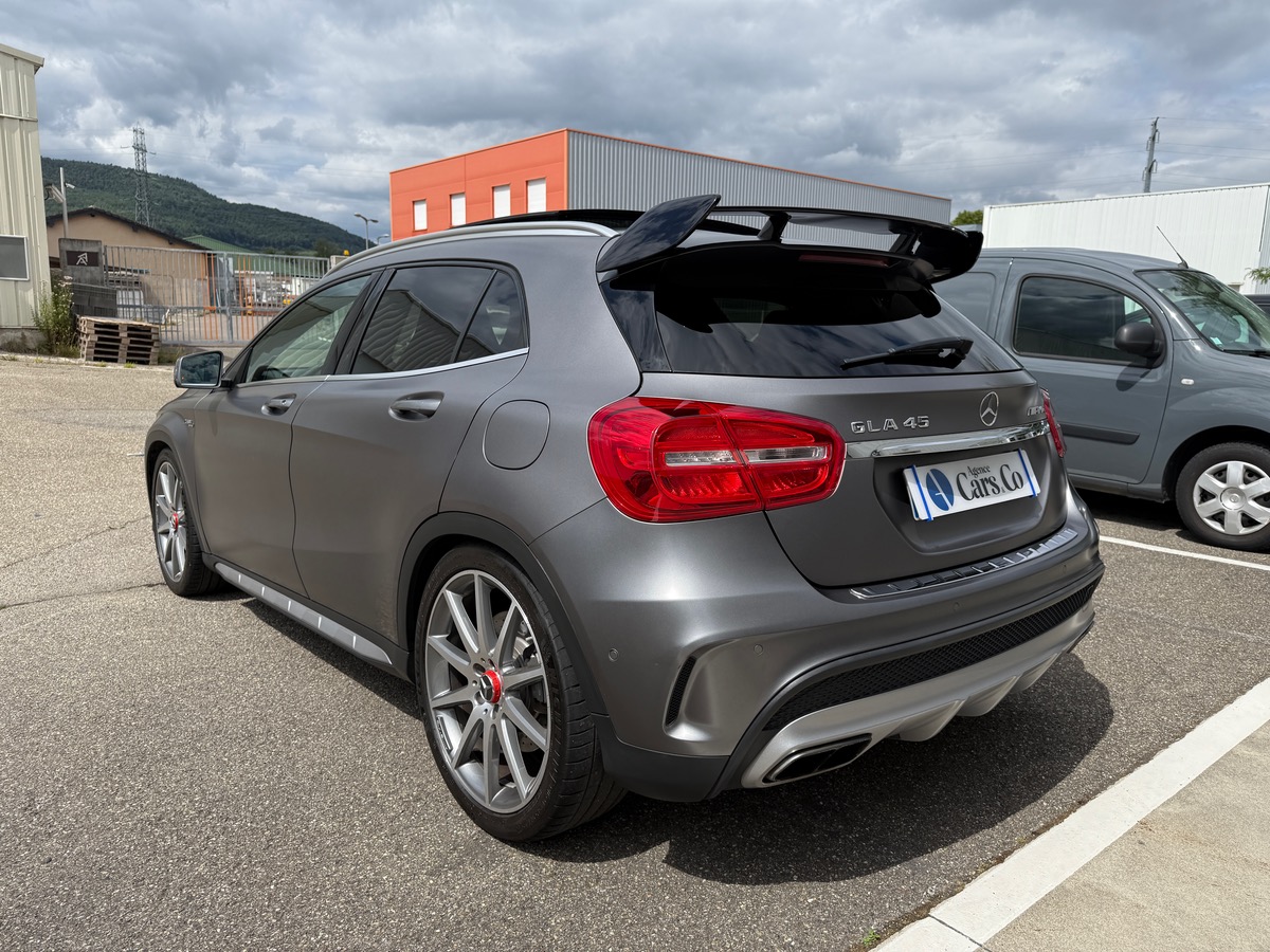 Mercedes-Benz GLA 45 AMG 2.0 4MATIC 7G-DCT 360cv, Toit ouvrant, Sièges électriques chauffants.