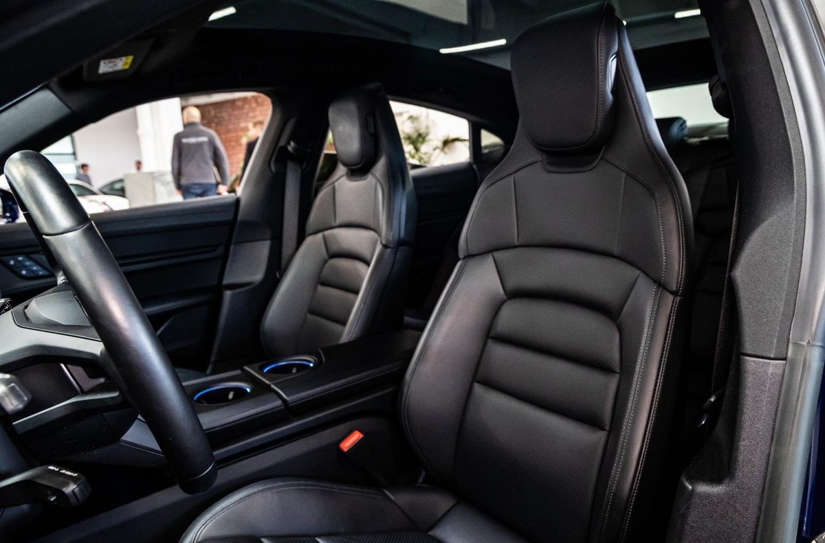Porsche Taycan 4S avec batterie performance plus / Bose