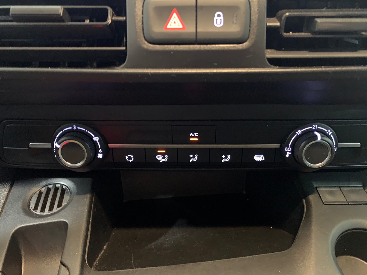Peugeot Partner III (2) FOURGON 1.5 BLUEHDI 100 S&S 650KG STANDARD ASPHALT