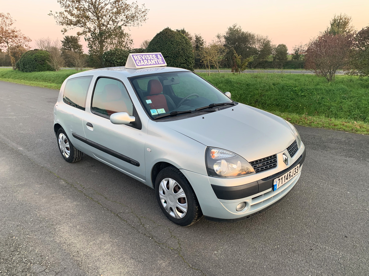 RENAULT Clio 1.2i 16v 71809KM