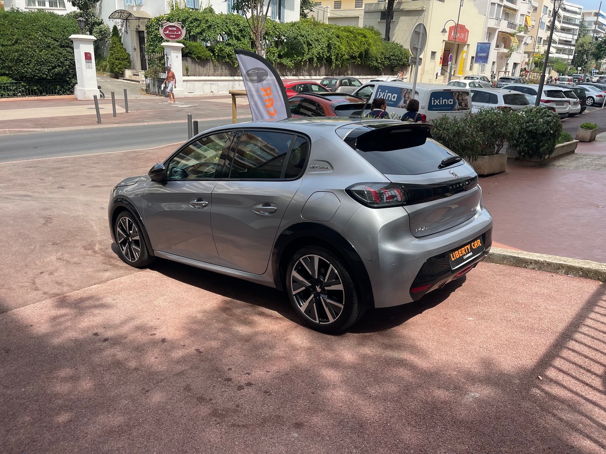 Peugeot 208 1.5 bhdi 100 cv / GT LINE / Pack Black / Virtual Cockpit / Grand écran