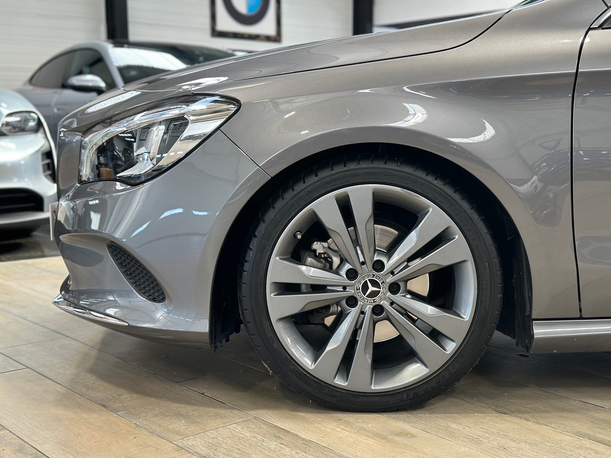 Mercedes-Benz CLA Shooting Brake 200d 136 BVA7 a