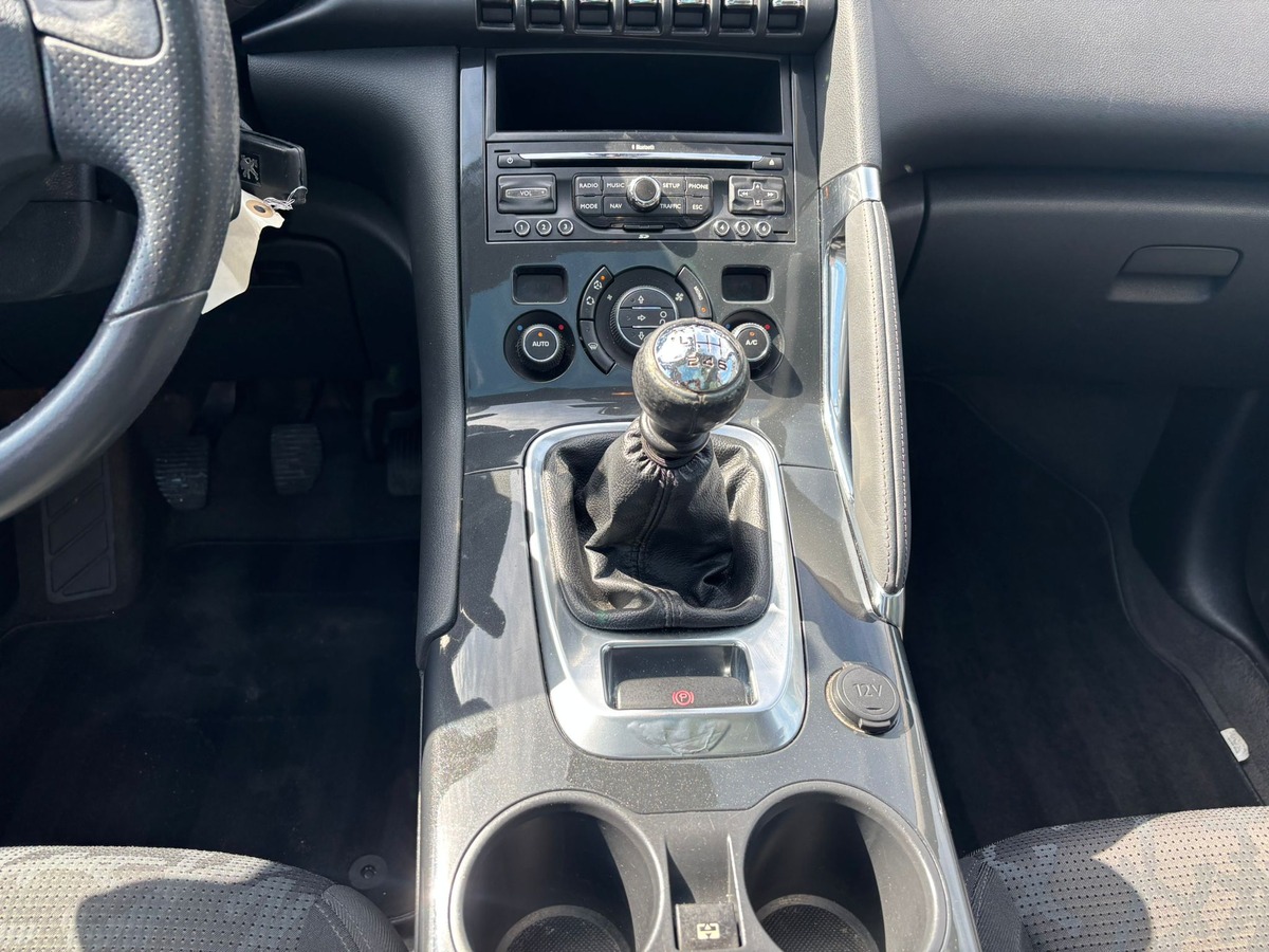 Peugeot 3008 2.0 HDI Premium Pack - ATTELAGE - DISTRIBUTION NEUVE - GARANTIE