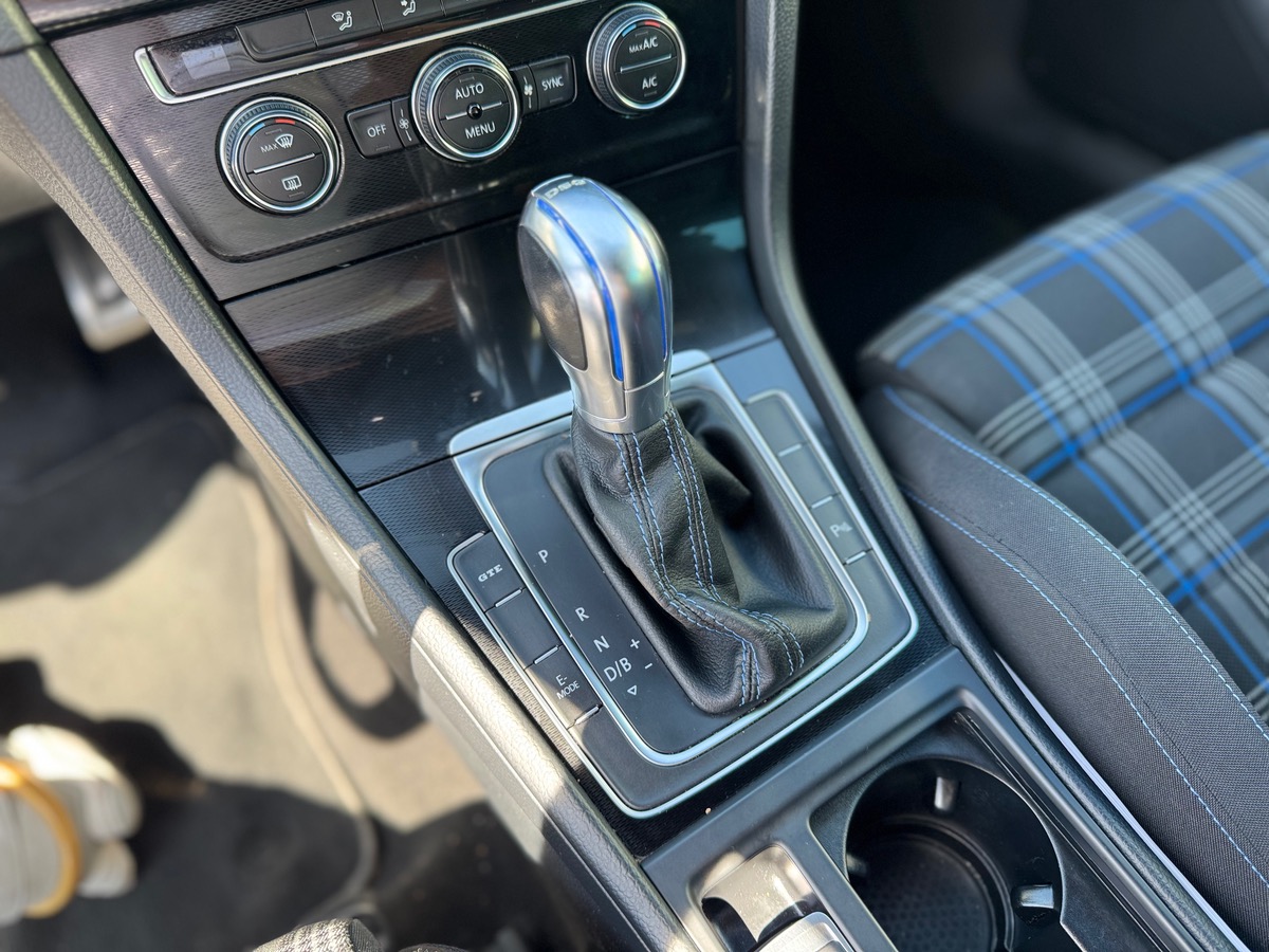 Volkswagen Golf GTE 7 1.4 TSI 204 Hybrid DSG6 150 cv - CAMERA DE RECUL - REGULATEUR ADAPTATIF