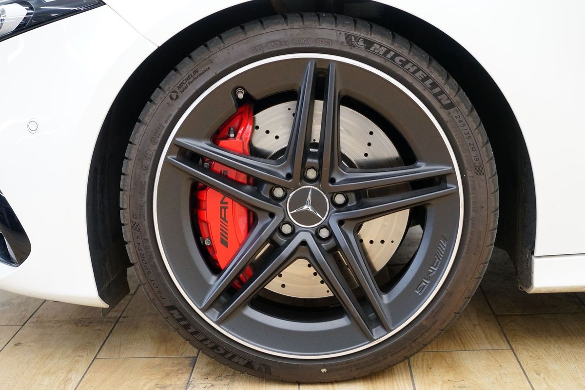 Mercedes-Benz Classe A IV 45 AMG 421ch S 4Matic+ 8G-DCT Speedshift AMG