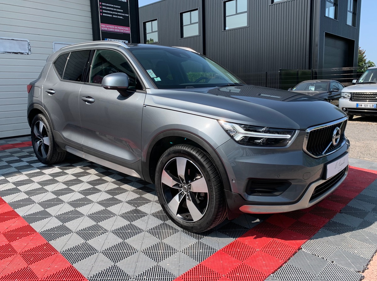 Volvo XC40 D3 150 MOMENTUM GEARTRONIC 8 e