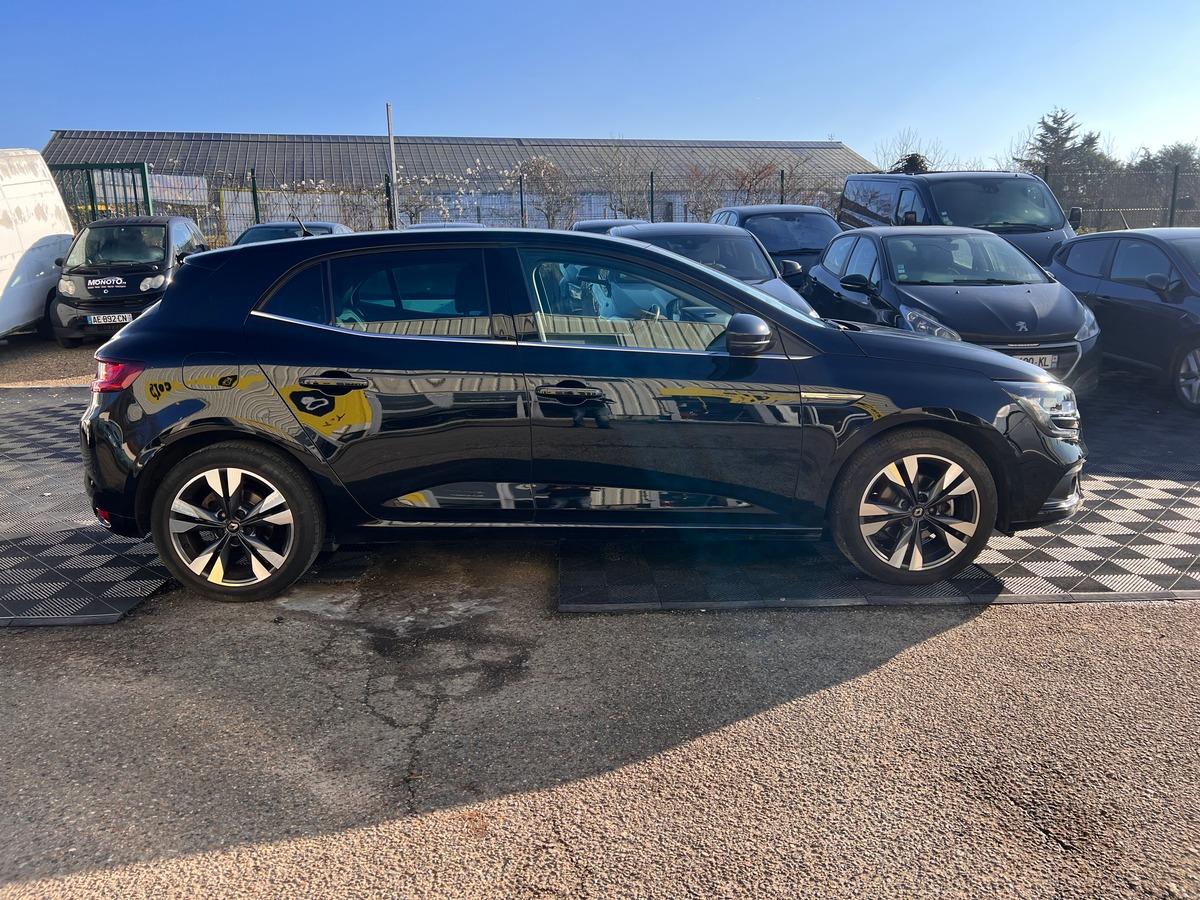 RENAULT Megane IV INTENS 1.3 TCe 140 cv Boîte auto - ENTRETIEN COMPLET - CAMERA DERECUL - CARPLAY