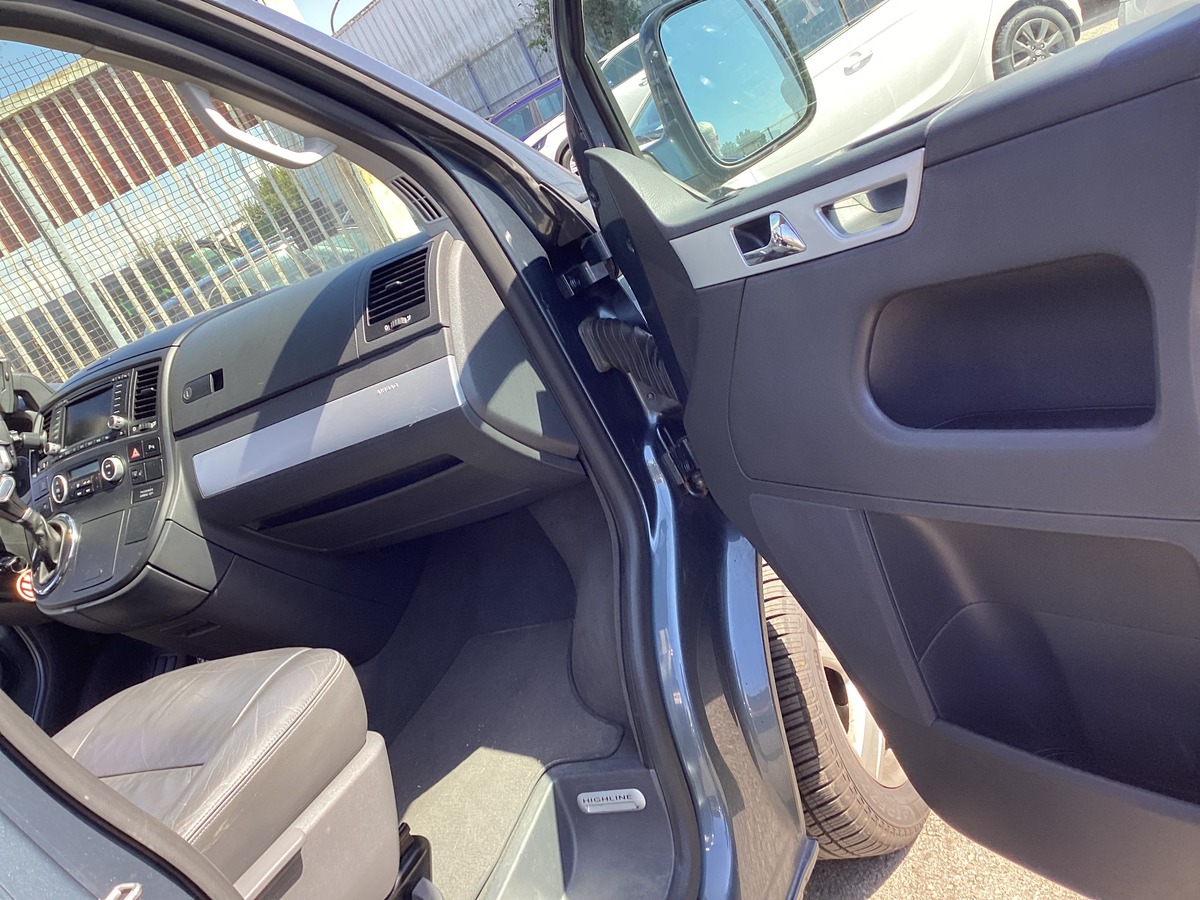 Volkswagen T5 Multivan 2.5 TDI Highline   7 places