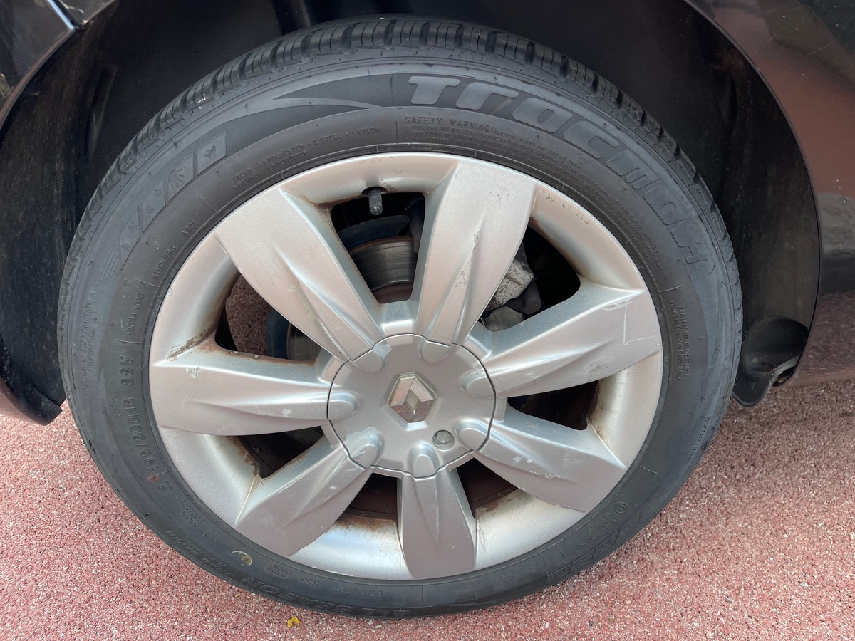 RENAULT Clio 1.6 i 111 cv / Phase 2 / Boîte auto / 5 Portes / Stade De France / GPS/ Clim