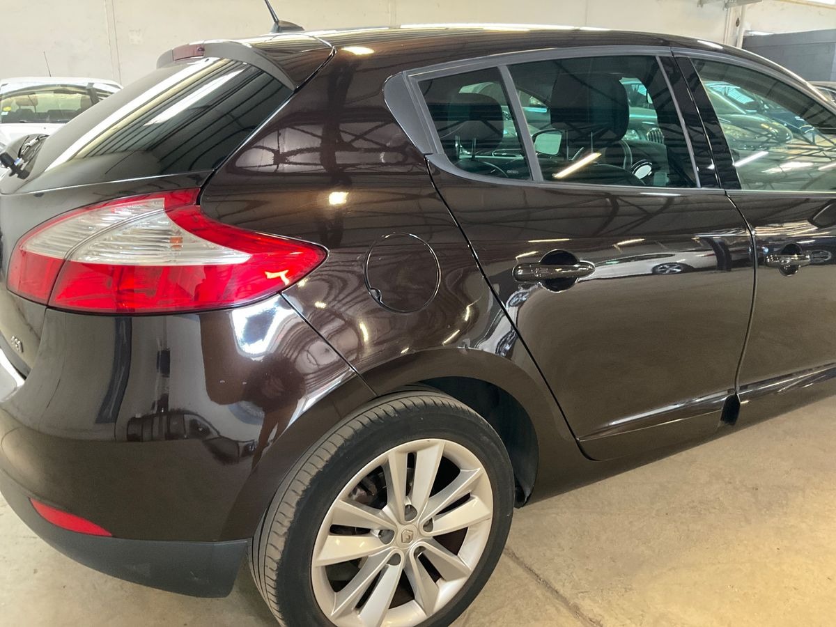 RENAULT Megane III 2.0 dCi 150 XV de France Boite Automatique