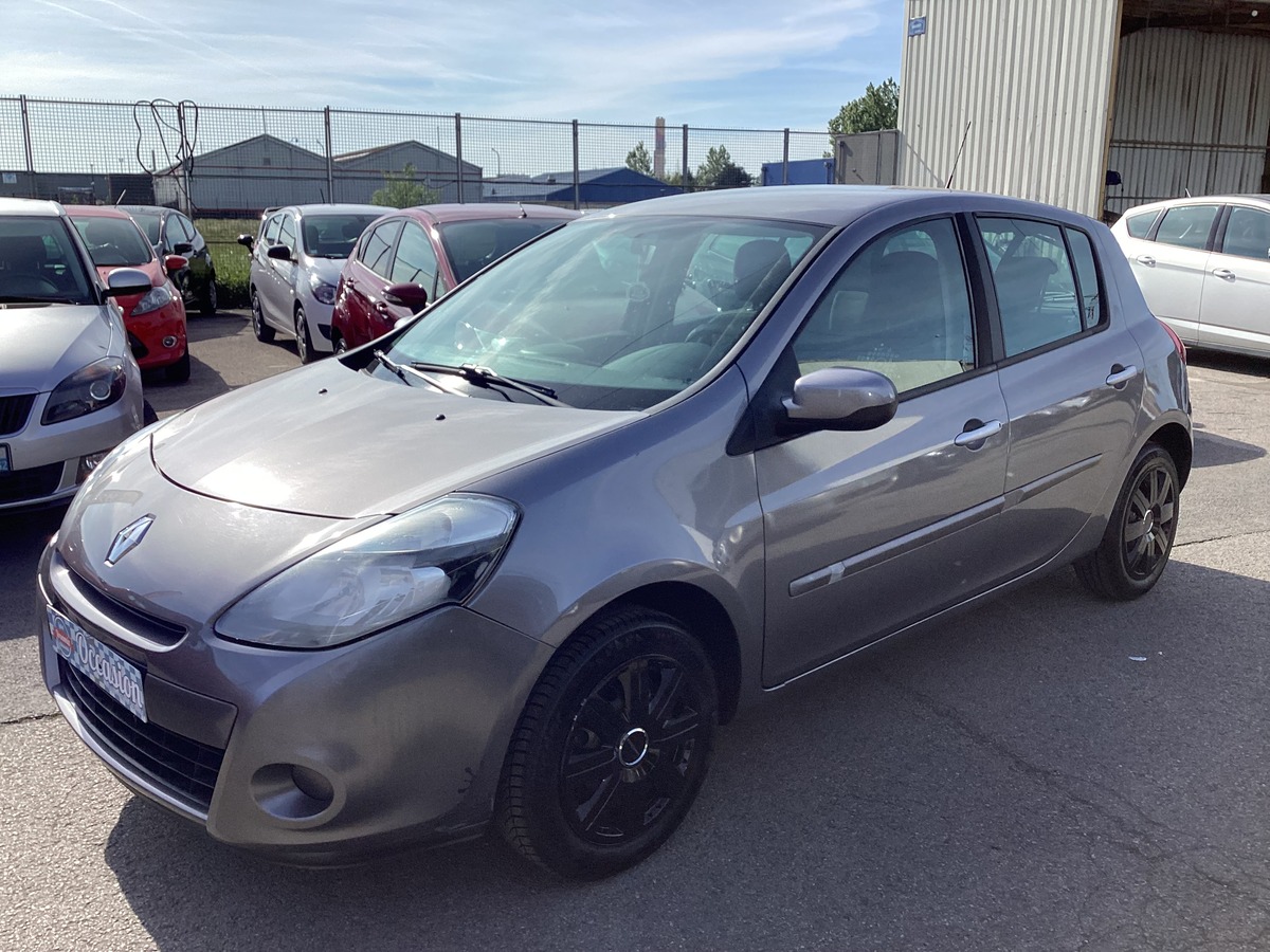 RENAULT Clio 1.2 Authentique