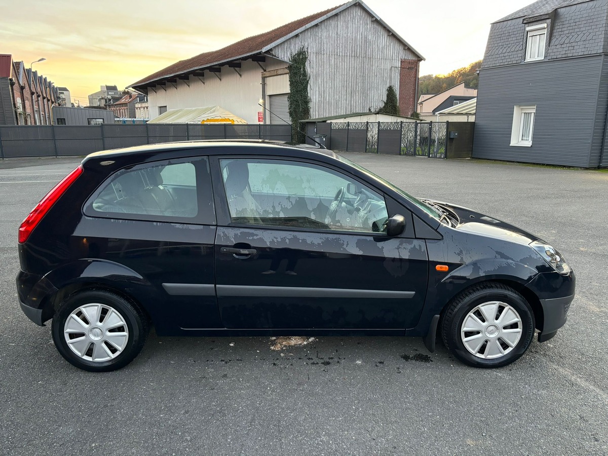 Ford Fiesta 1.3 70  Ambiente -Distribution Neuve-Garantie