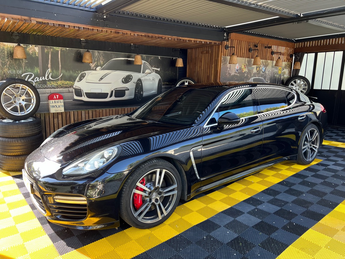 Porsche Panamera turbo 4 LIMOUSINE