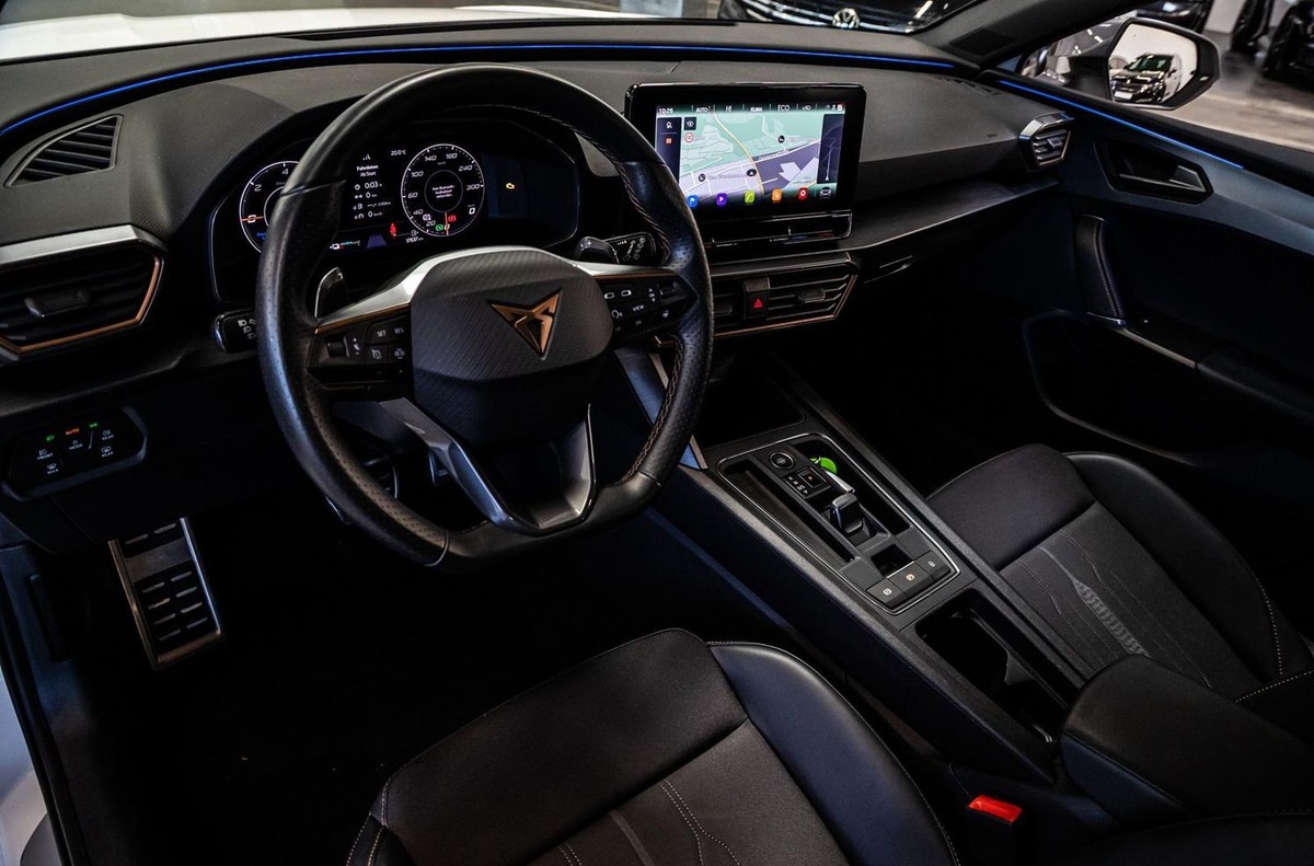 Cupra Leon 1.4 e-Hybrid 245ch Vz