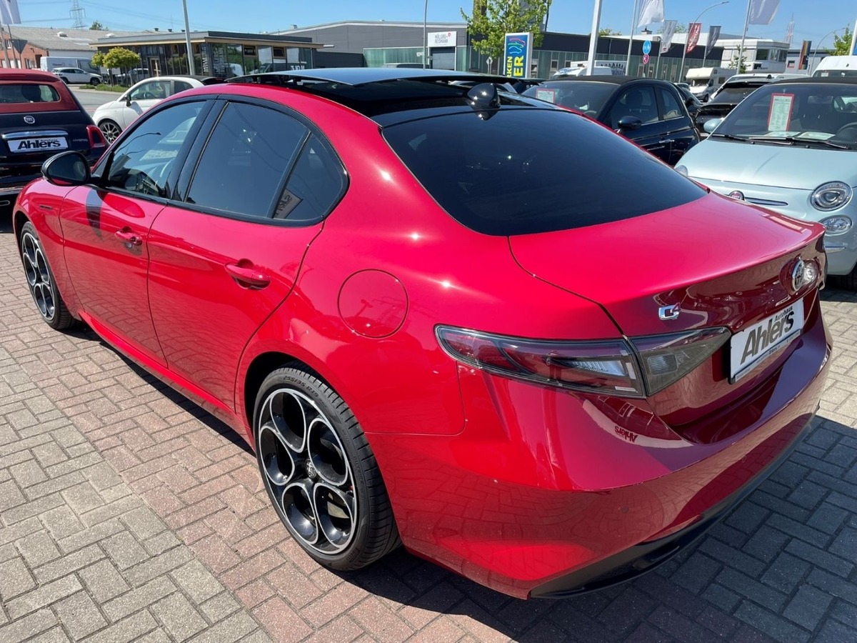 Alfa Romeo Giulia 2.0T 280ch Competizione Q4 AT8 Toit ouvrant Harman-Kardon