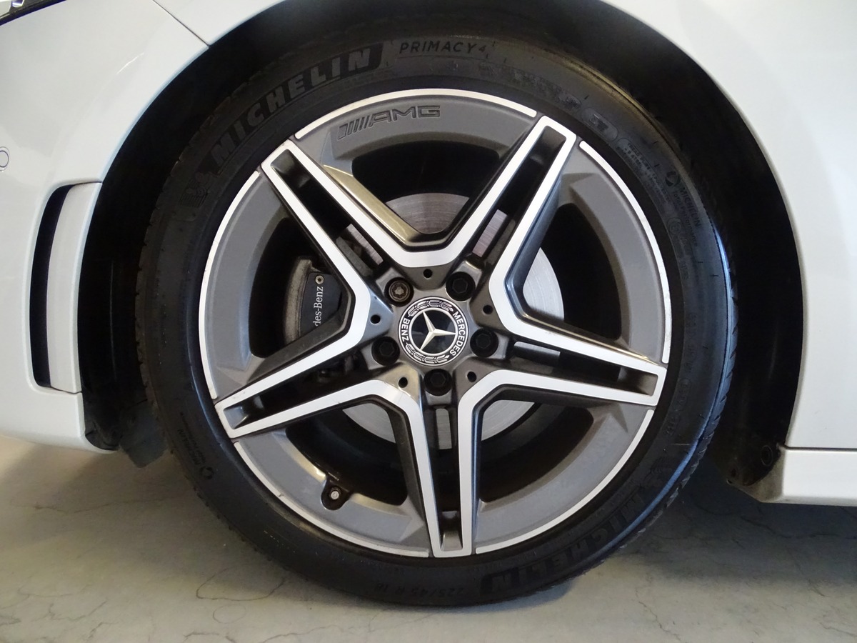 Mercedes-Benz Classe A 200d 150 Ch AMG Line 8G-DCT ( Pack Premium / Sièges chauffants / Sono Focal )