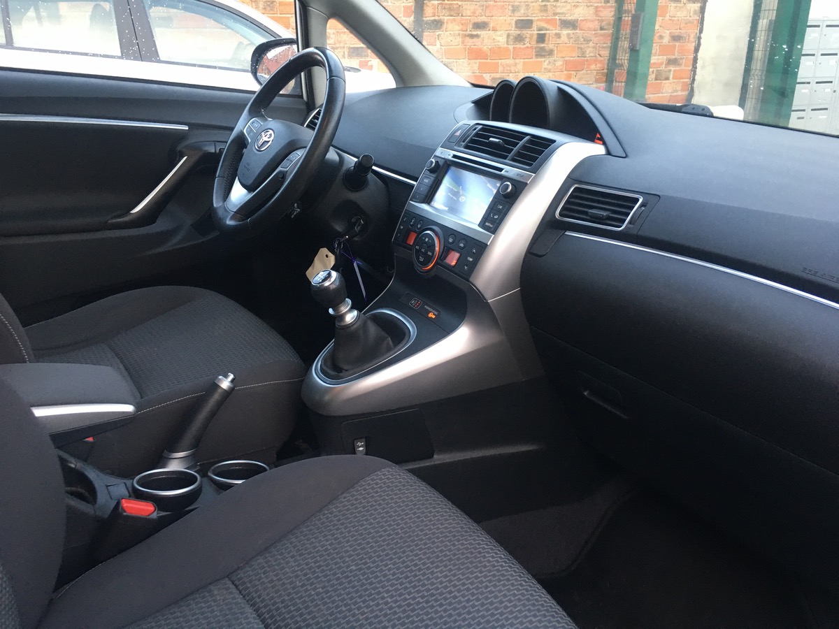 Toyota Verso 2.0 D-4D 112 CV dynamique 4XCB