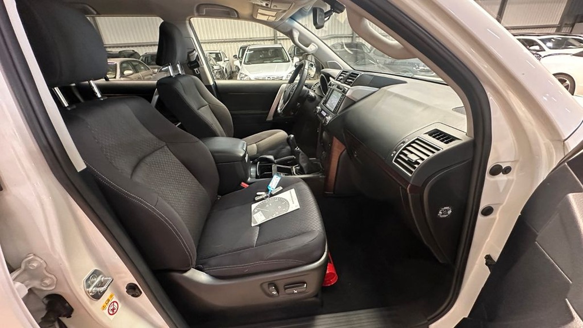 Toyota Land Cruiser SW 3.0 D-4D 190ch Comfort.