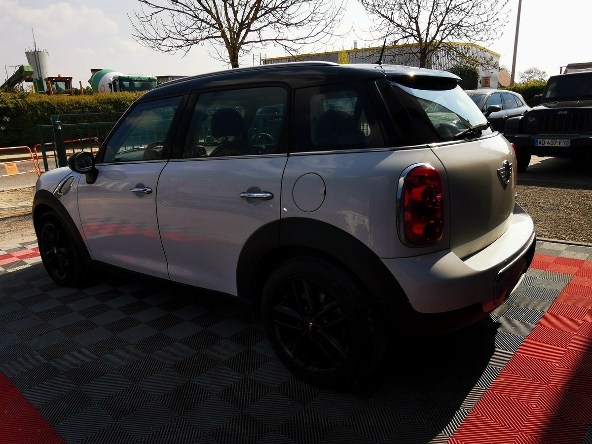 Mini Countryman COOPER 1.6 122 PACK CHILI