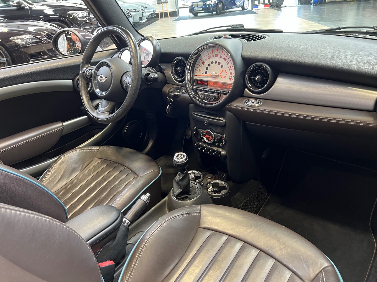 Mini Cabrio COOPER D 1.6 112CV HIGHGATE b