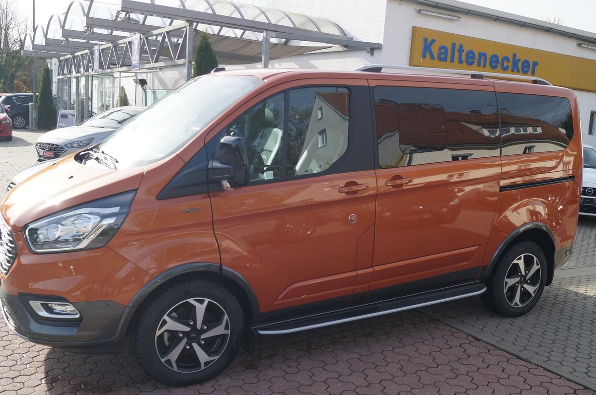 Ford Tourneo Custom 320 L1H1 2.0 150ch  BVA 8PLACES/2portes laterales/Cam/Carplay/Clim/Pack assist