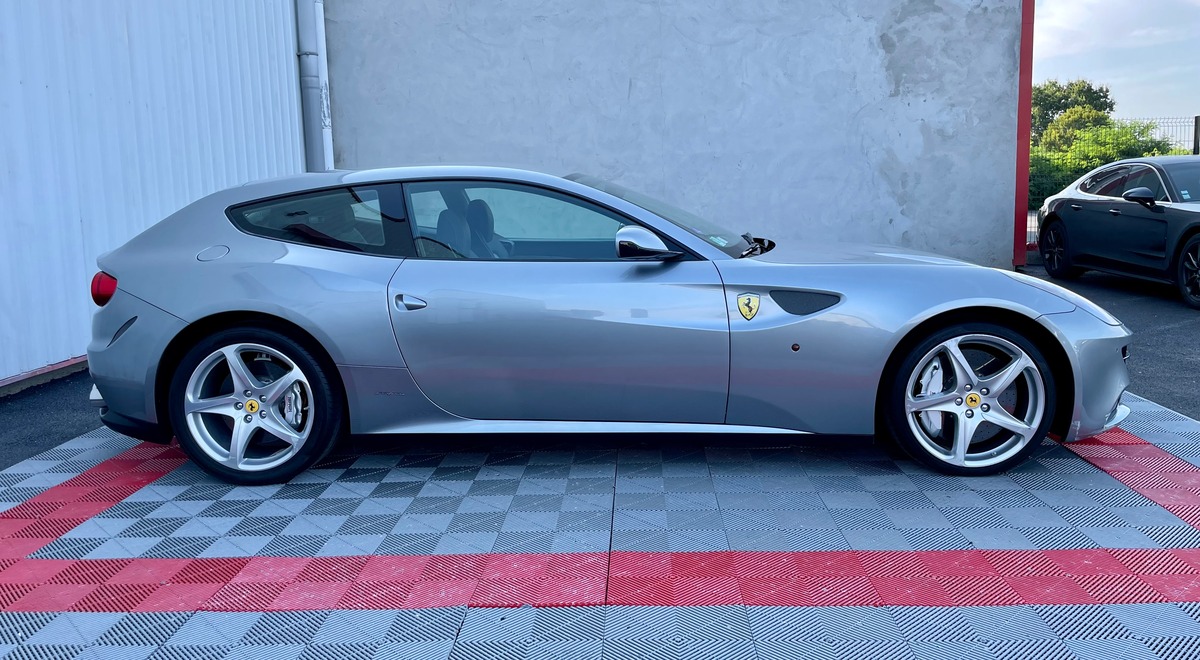 Ferrari Ff V12 4RM 660 FR POZZI