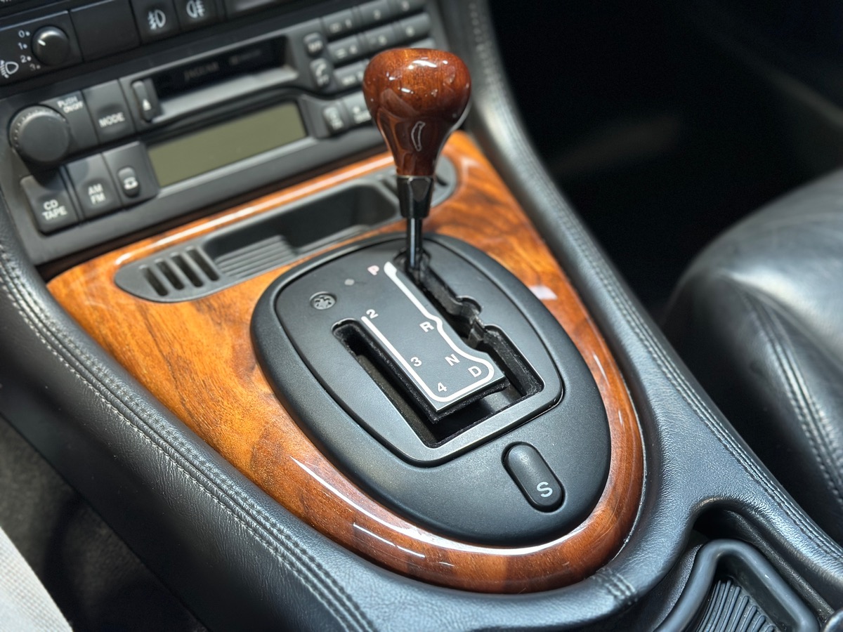 Jaguar XK8 Coupe 4.0i V8