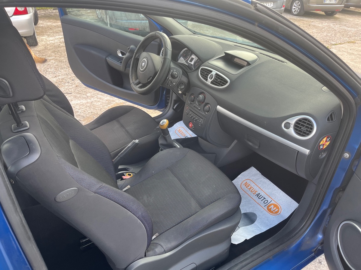 RENAULT Clio 1.5 dci 176740km