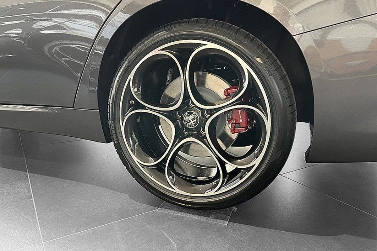 Alfa Romeo Giulia 2.0 TB 280ch Veloce Q4 AT8 Gris Vesuve Harman-Kardon