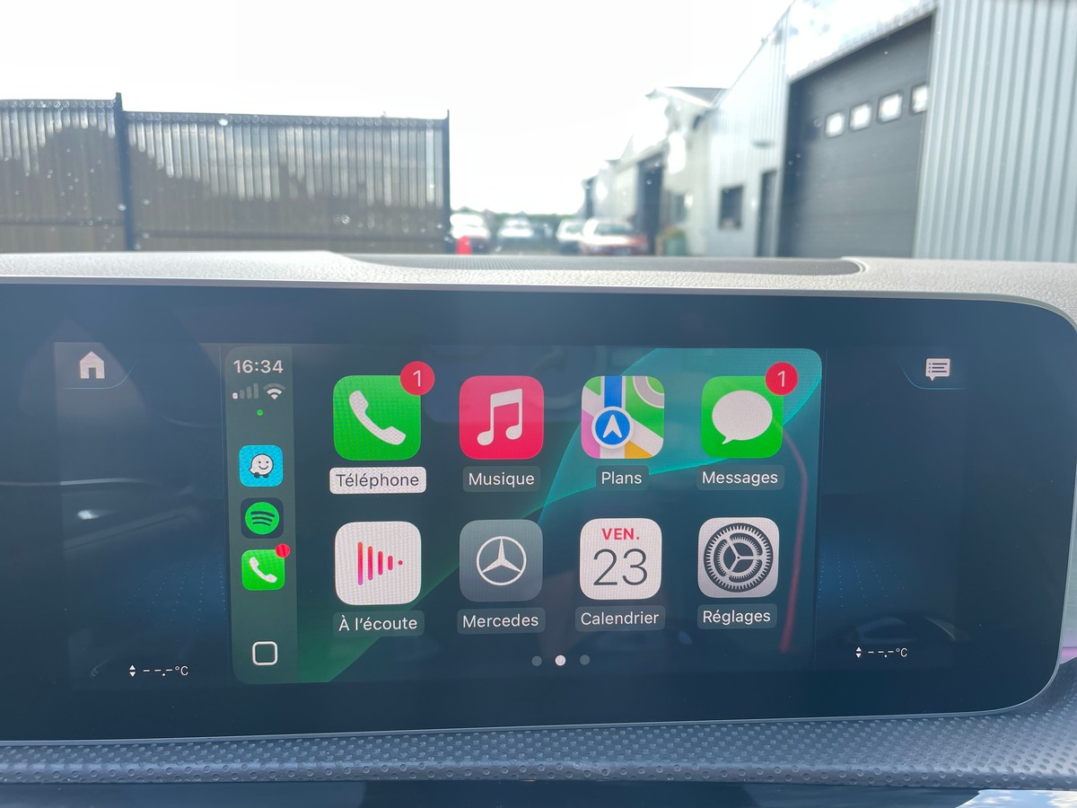 Mercedes-Benz Classe A 200 AMG LINE 163 cv LED AMBIANCE - CARPLAY - TOIT OUVRANT - SIEGE CHAUFFANT