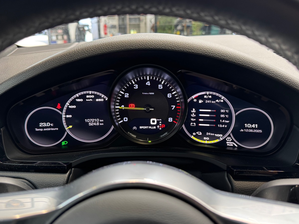Porsche Cayenne E-HYBRID V6 462CV TIPTRONIC FR/PDLS+/ CARPLAY