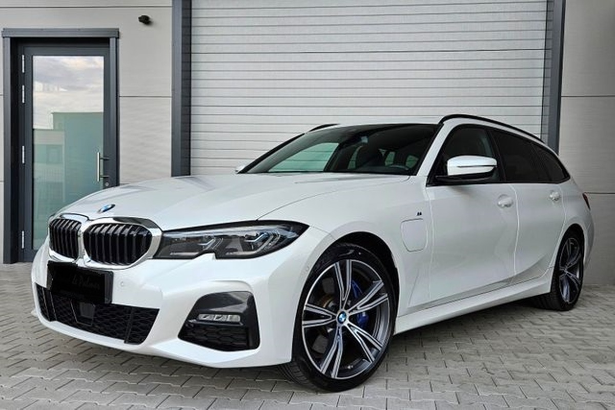 Bmw 330 e xDrive M Sport .