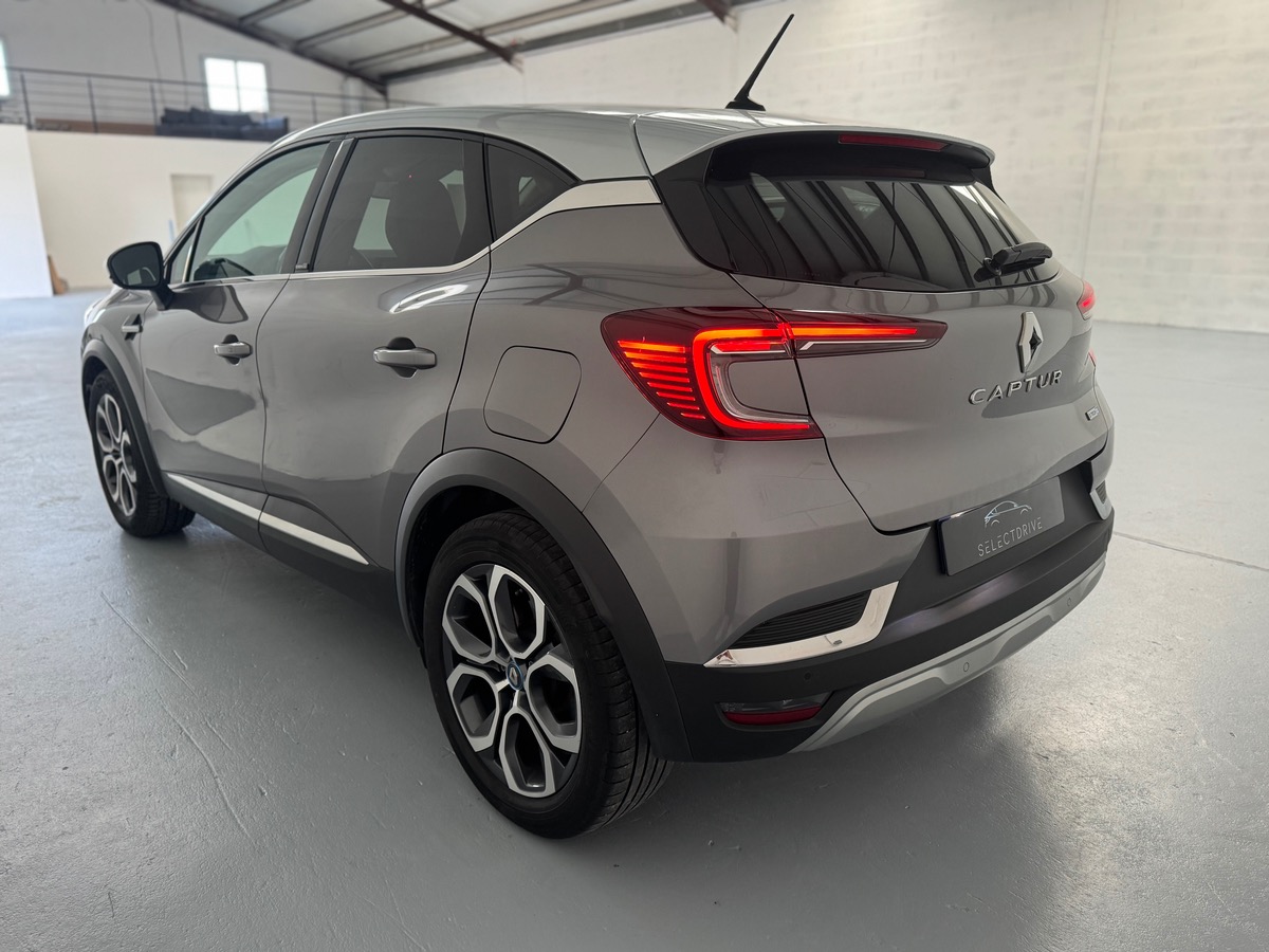 RENAULT Captur E-Tech Plug-in 160 - 21 Intens