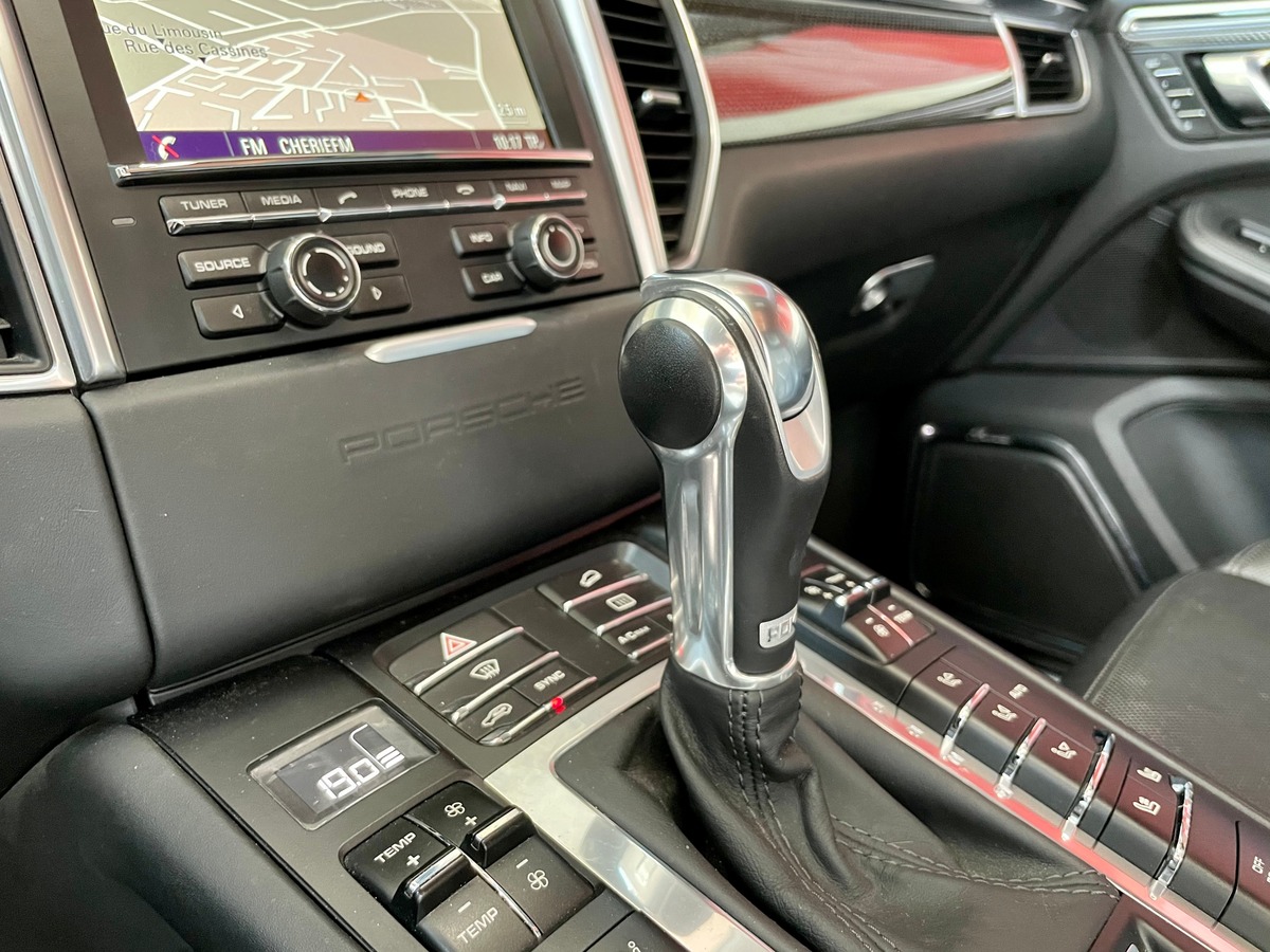 Porsche Macan 3.6 V6 TURBO 400 Full Options a